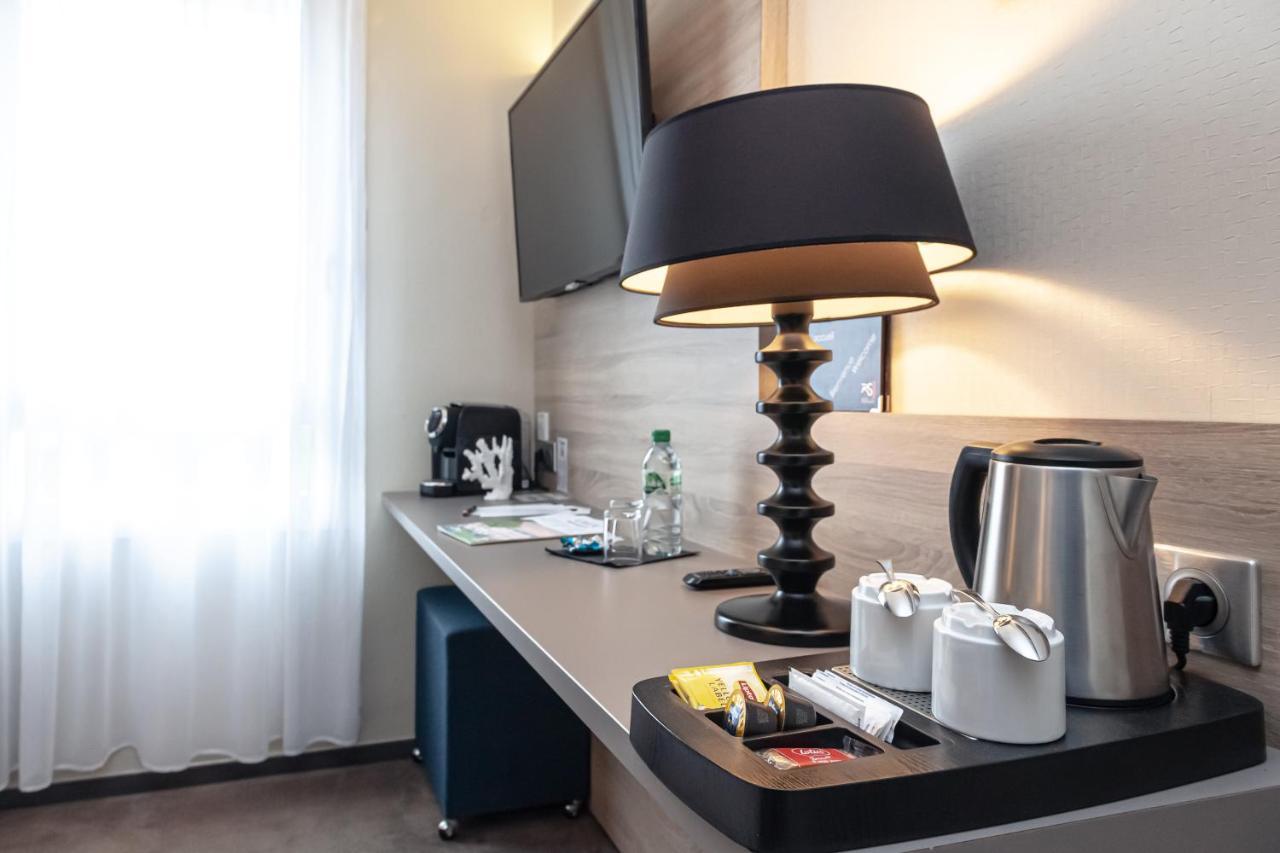 Logis Hotel Relais Saint Jacques - Chateauroux Deols ภายนอก รูปภาพ
