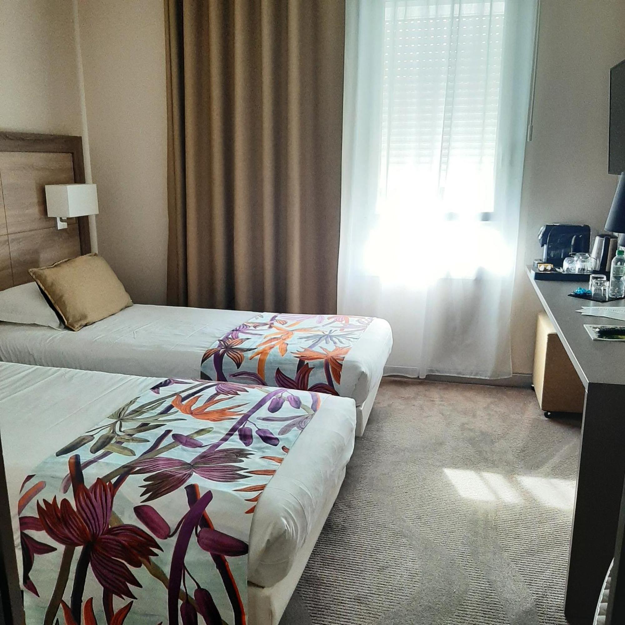 Logis Hotel Relais Saint Jacques - Chateauroux Deols ภายนอก รูปภาพ