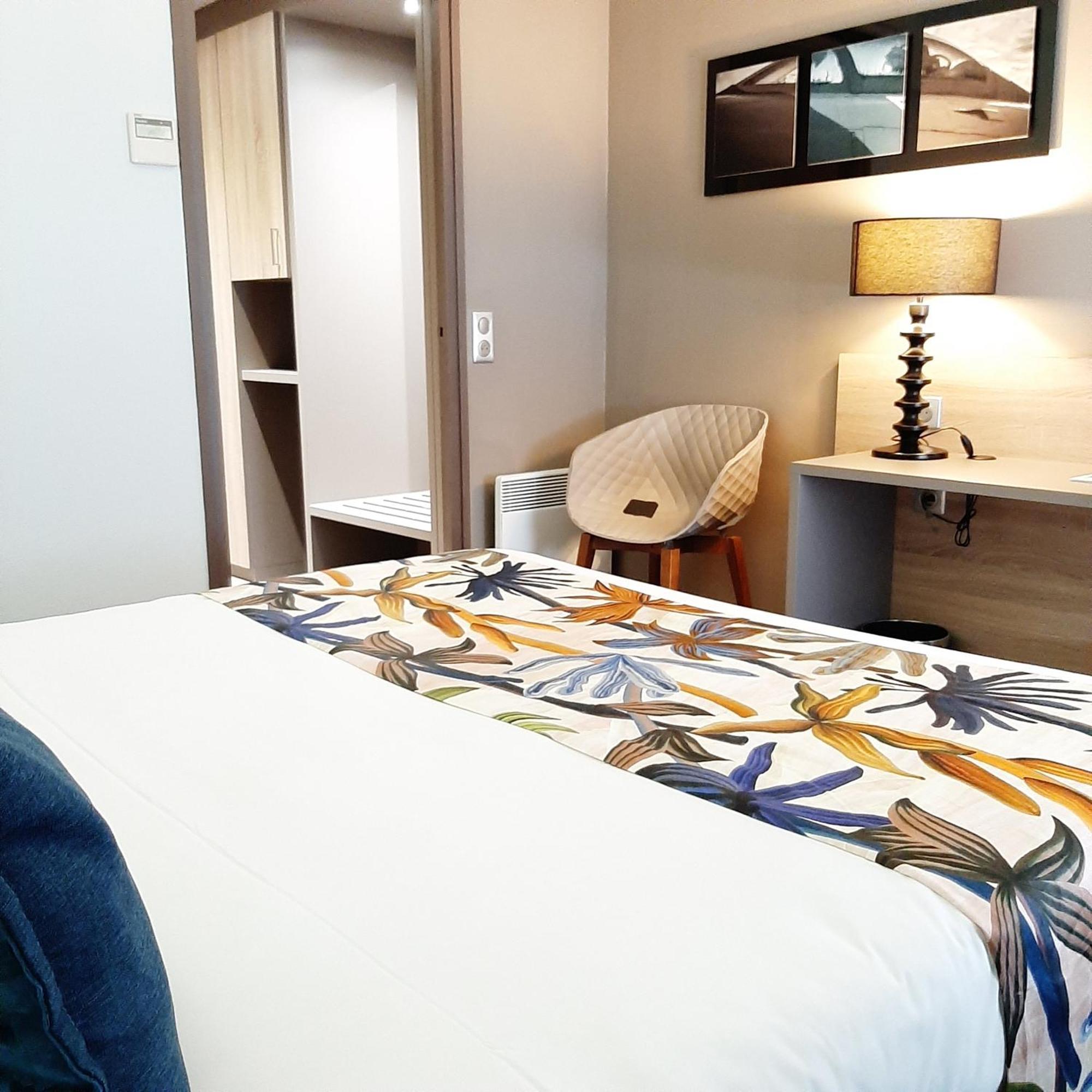 Logis Hotel Relais Saint Jacques - Chateauroux Deols ภายนอก รูปภาพ